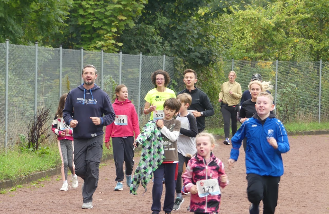 Bild vom 13. Benefizlauf im Jahr 2022. Dies ist das 79. Bild.